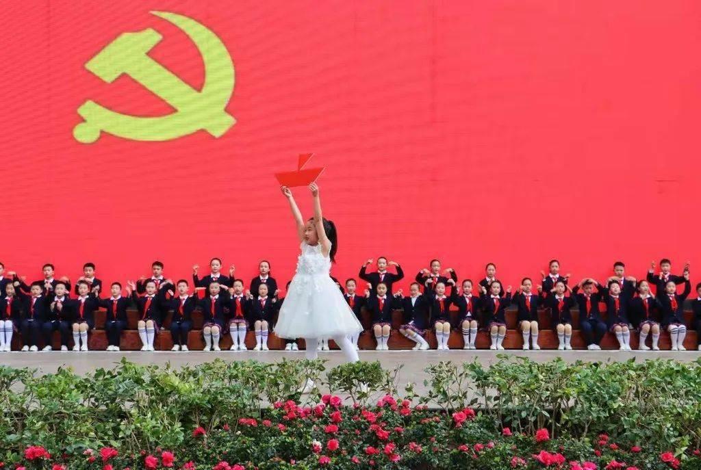 救援臭美男孩