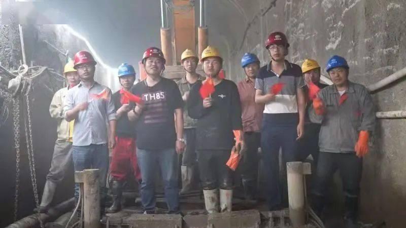 “跟着季节游四师”可克达拉全民抖音话题挑战赛启动